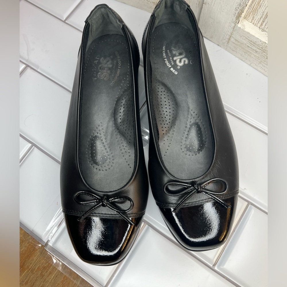 SAS Black Patent Leather Flats with Bow